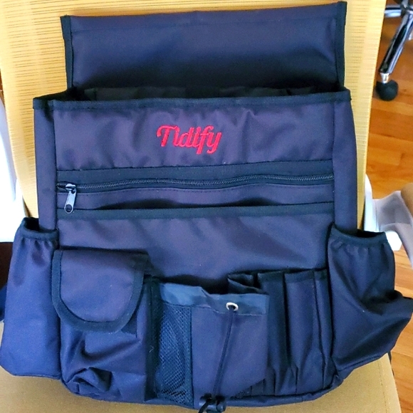 Tidify car front or back seat organizer w/padded laptop storage - Picture 1 of 2